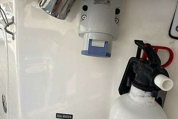 2014 Boston Whaler 35