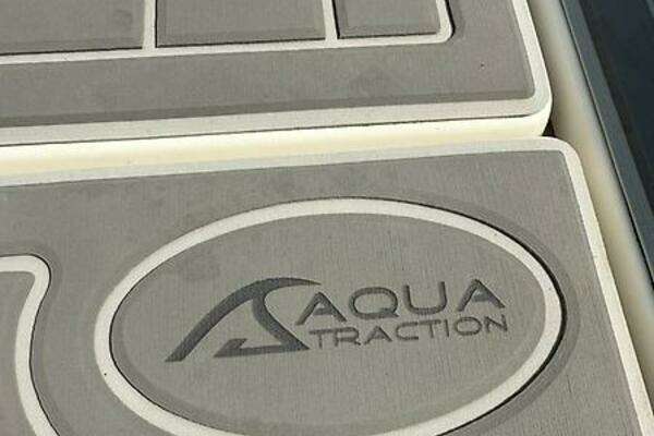 2014 Boston Whaler 35