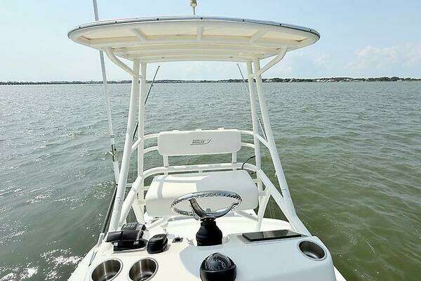 2014 Boston Whaler 35