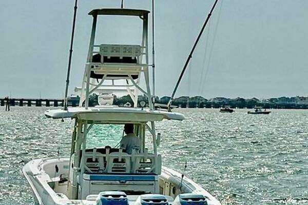 2014 Boston Whaler 35