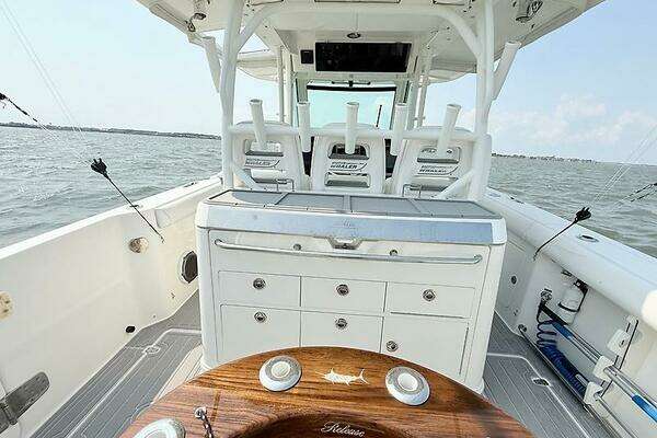 2014 Boston Whaler 35