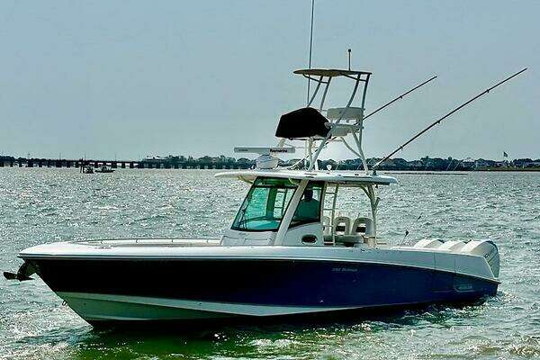 2014 Boston Whaler 35