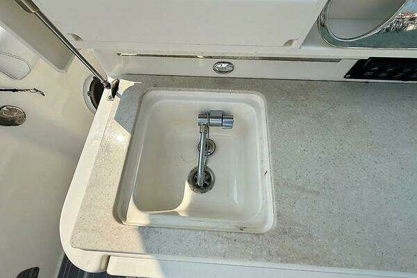 2014 Boston Whaler 35