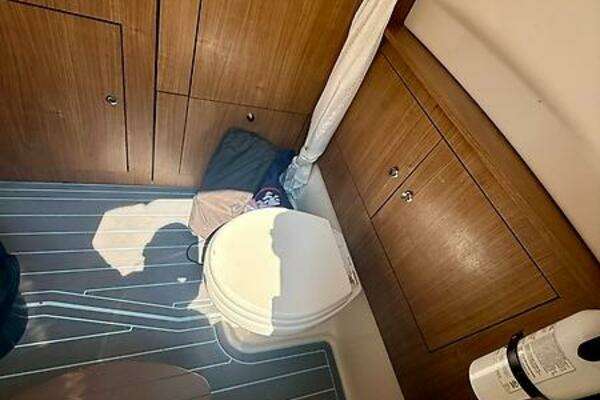 2014 Boston Whaler 35