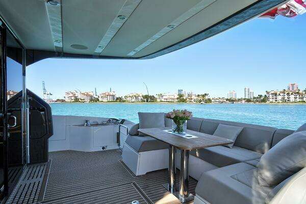 Fairline Squadron 68 Yacht For Sale