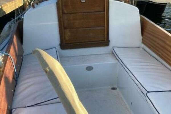 26ft Pearson Yacht For Sale