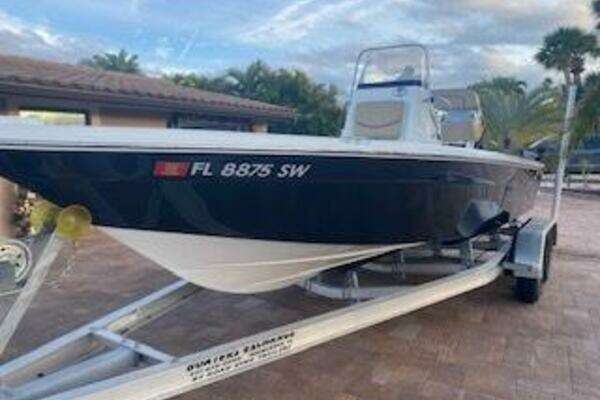 Photo of the 2020 NauticStar 2140 Sport Shallow Bay