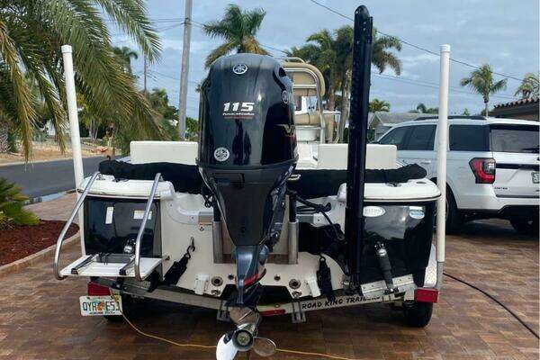 Photo of the 2020 NauticStar 2140 Sport Shallow Bay