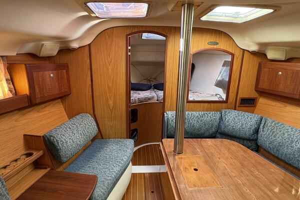 Selah 38ft Hunter Yacht For Sale