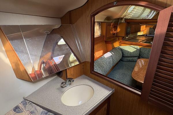 Selah 38ft Hunter Yacht For Sale