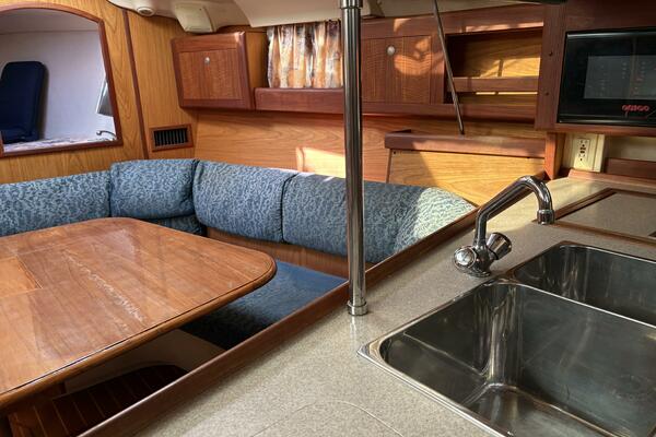 Selah 38ft Hunter Yacht For Sale