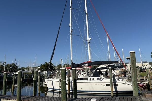 Selah 38ft Hunter Yacht For Sale
