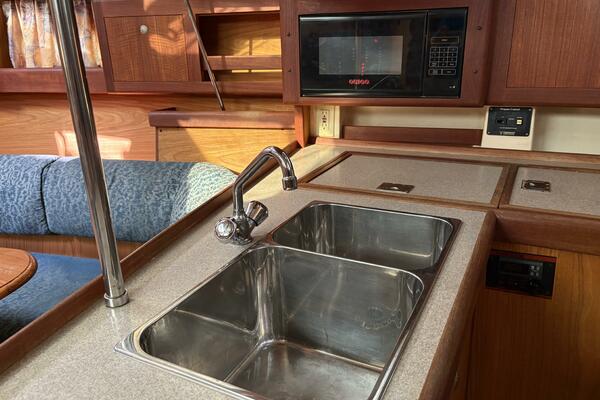 Selah 38ft Hunter Yacht For Sale