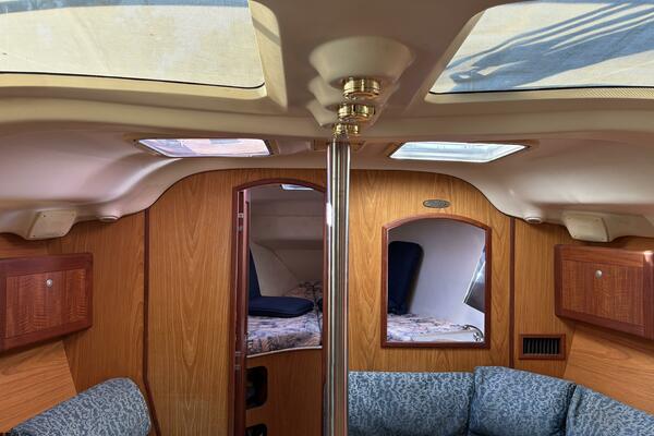 Selah 38ft Hunter Yacht For Sale