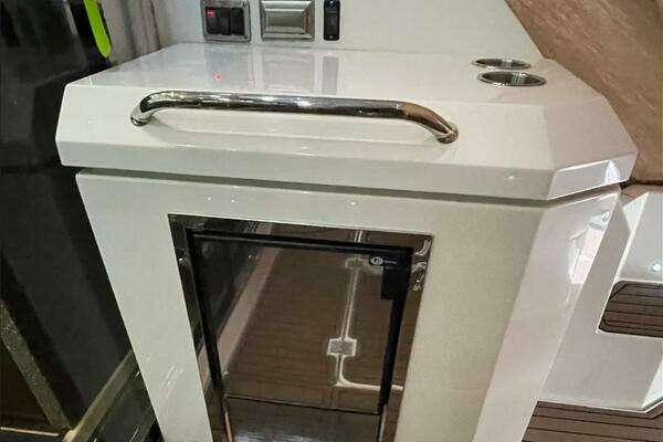 Cruisers Yachts  Yacht For Sale