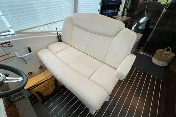 Cruisers Yachts  Yacht For Sale