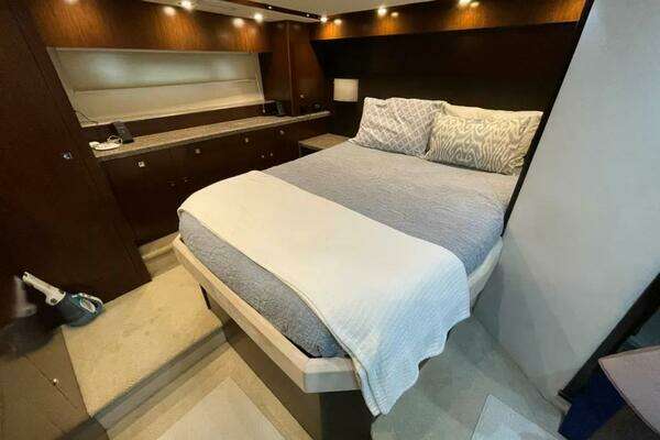 Cruisers Yachts  Yacht For Sale