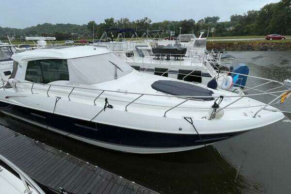Cruisers Yachts  Yacht For Sale
