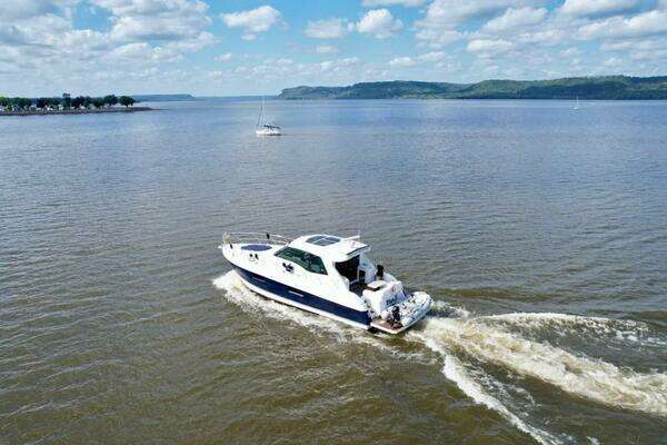 Cruisers Yachts  Yacht For Sale