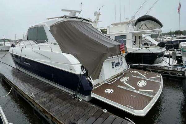 Cruisers Yachts  Yacht For Sale