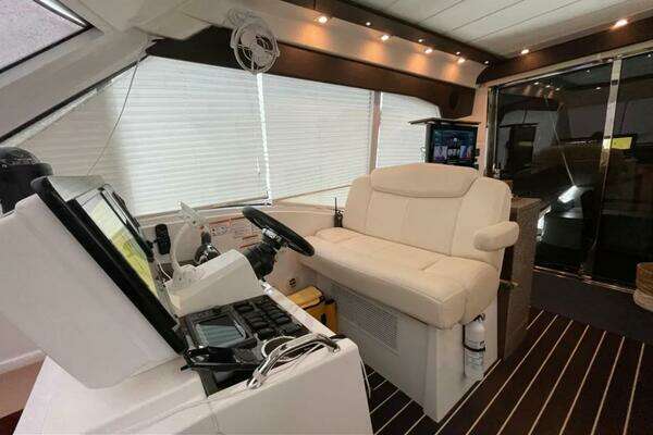 Cruisers Yachts  Yacht For Sale