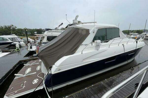 Cruisers Yachts  Yacht For Sale