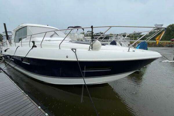 Cruisers Yachts  Yacht For Sale