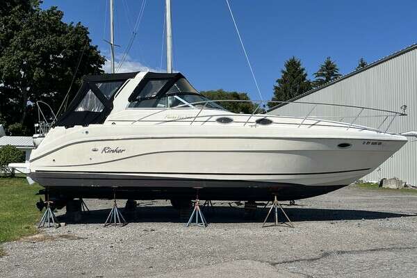 Photo of the 2000 Rinker Fiesta Vee 340 "Si Caro"
