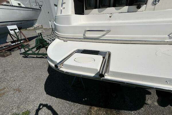 Photo of the 2000 Rinker Fiesta Vee 340 "Si Caro"