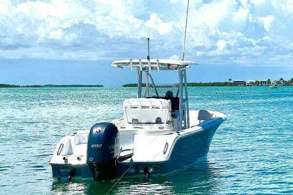 Photo of the 2021 Sea Hunt Ultra 234