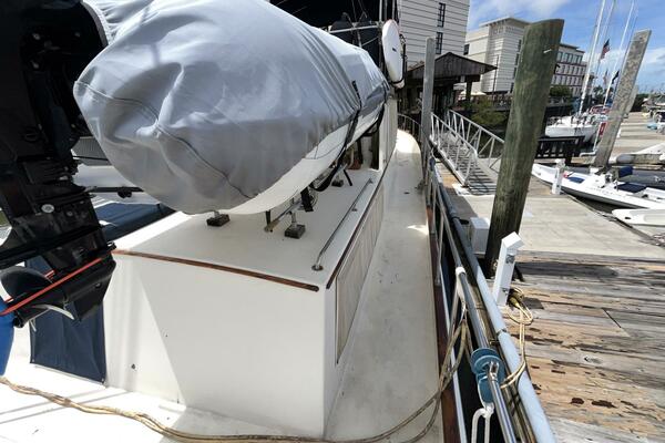 Chosen Sun 42ft Grand Banks Yacht For Sale