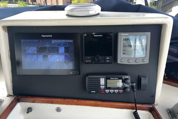 Chosen Sun 42ft Grand Banks Yacht For Sale