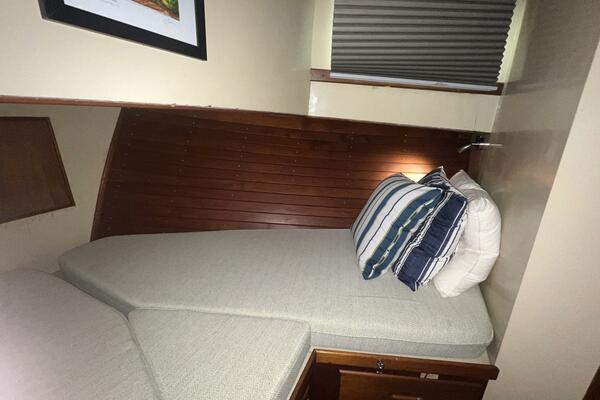 Chosen Sun 42ft Grand Banks Yacht For Sale