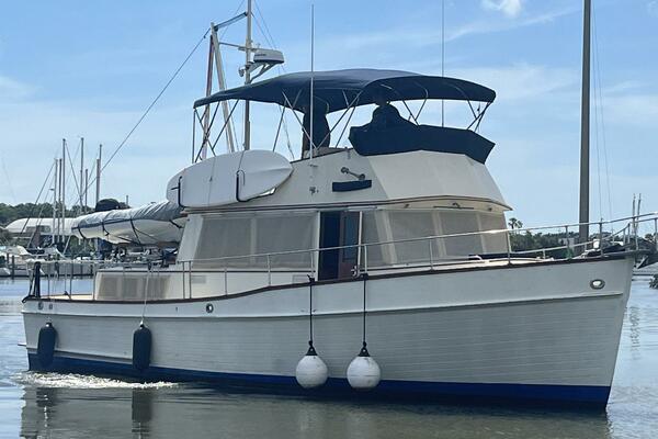 Chosen Sun 42ft Grand Banks Yacht For Sale