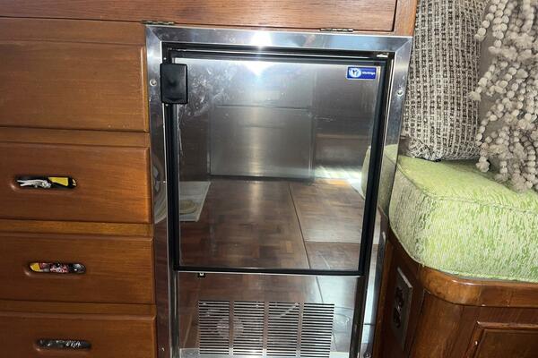 Chosen Sun 42ft Grand Banks Yacht For Sale