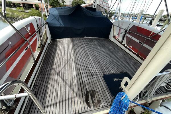 Chosen Sun 42ft Grand Banks Yacht For Sale