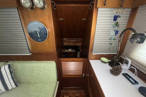 Chosen Sun 42ft Grand Banks Yacht For Sale