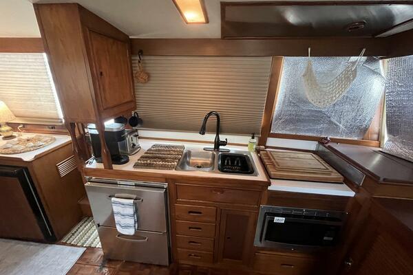 Chosen Sun 42ft Grand Banks Yacht For Sale