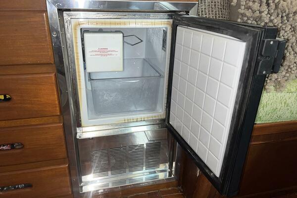 Chosen Sun 42ft Grand Banks Yacht For Sale