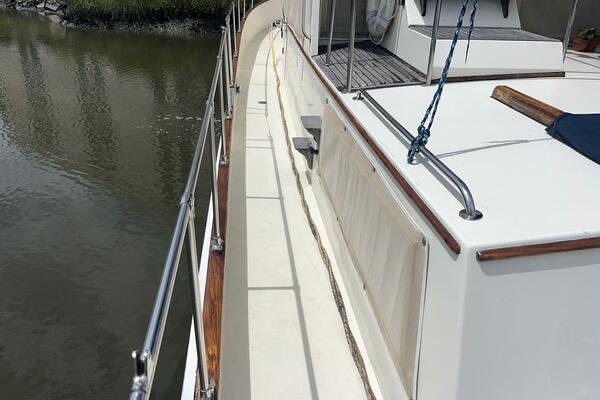 Chosen Sun 42ft Grand Banks Yacht For Sale