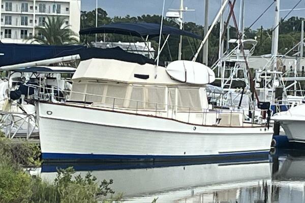 Chosen Sun 42ft Grand Banks Yacht For Sale