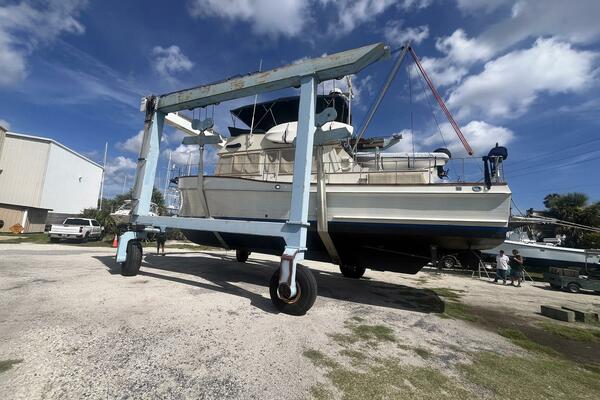 Chosen Sun 42ft Grand Banks Yacht For Sale