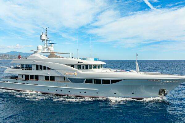 Photo of the 2009 Timmerman Custom Tri-Deck "LATITUDE"