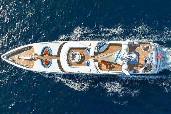 Photo of the 2009 Timmerman Custom Tri-Deck "LATITUDE"