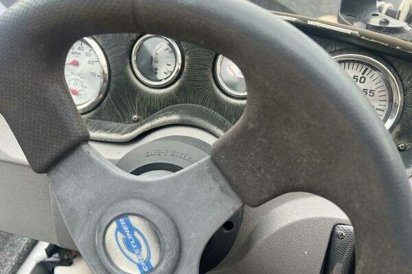 Photo of the 2013 Crestliner 