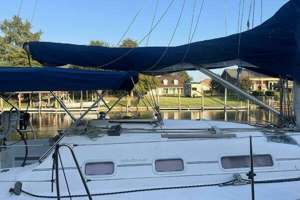 Photo of the 2006 Beneteau Oceanis 323 "Last Penny"
