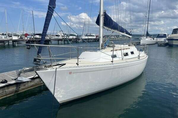 28-ft-J Boats-1986-J-28-Seaduction-Charlevoix Michigan United States yacht for sale