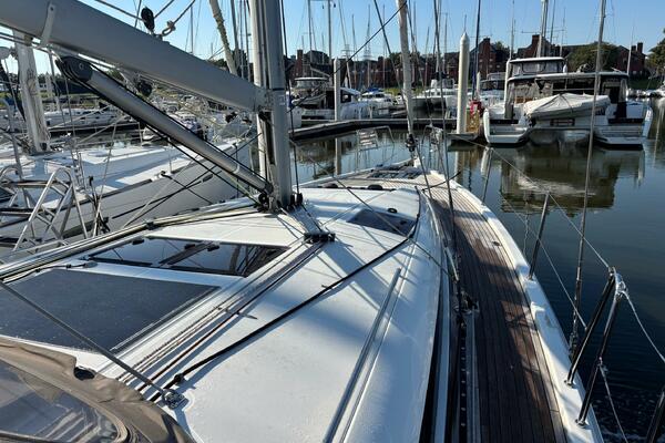 La Paloma 44ft Jeanneau Yacht For Sale