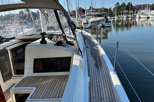 La Paloma 44ft Jeanneau Yacht For Sale