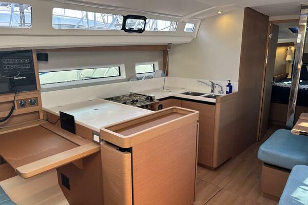 La Paloma 44ft Jeanneau Yacht For Sale